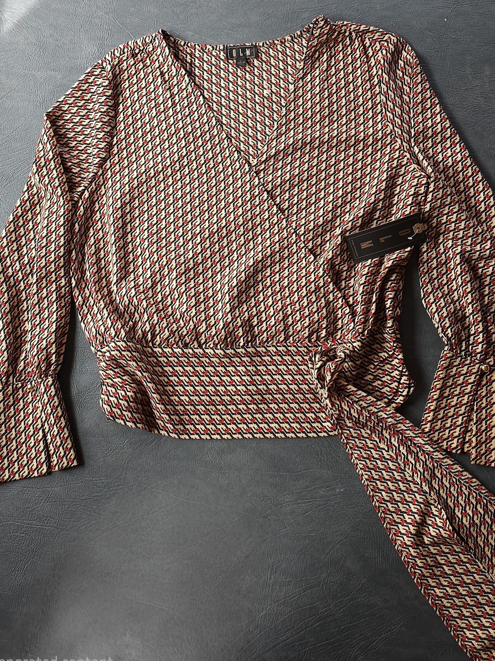 OLM Size L Geometric Print Long Sleeve Wrap Top Smocked